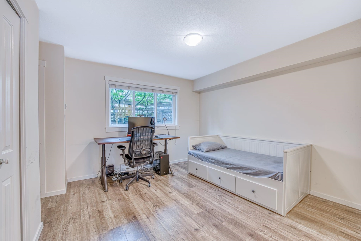 Guest Bathroom Photo of 4 7373 Turnill Street, Richmond, BC