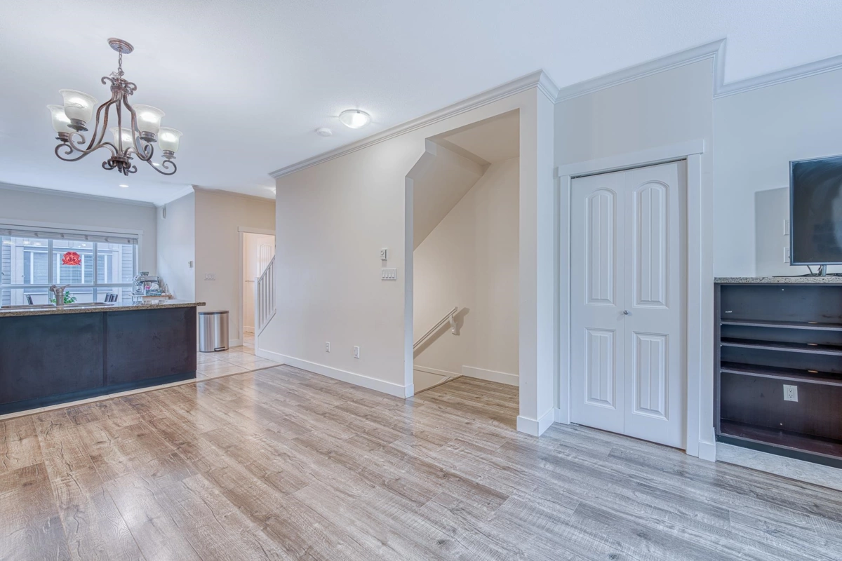 Kitchen Photo of 4 7373 Turnill Street, Richmond, BC