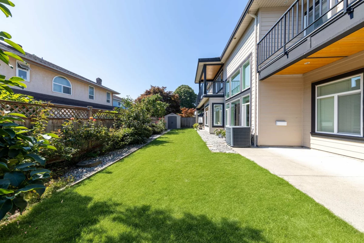 Entry Foyer Photo of 6160 Granville Avenue, Richmond, BC