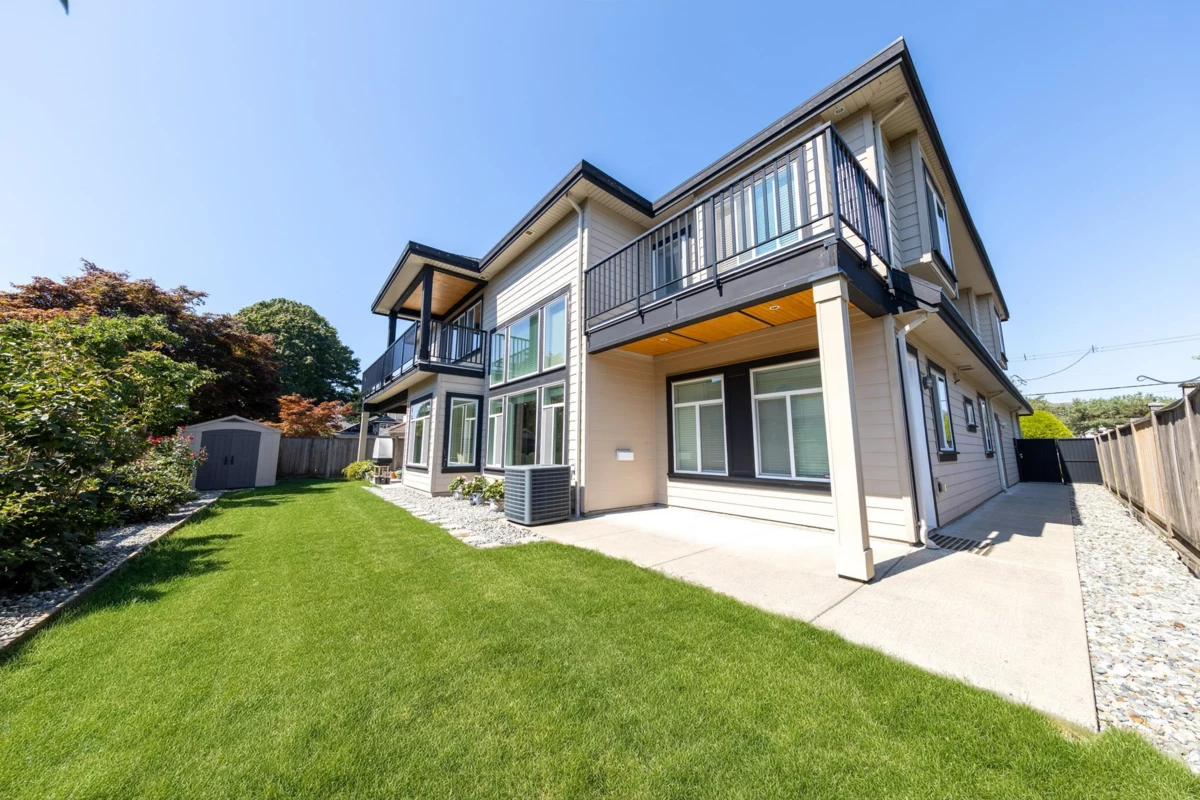 Hallway Photo of 6160 Granville Avenue, Richmond, BC