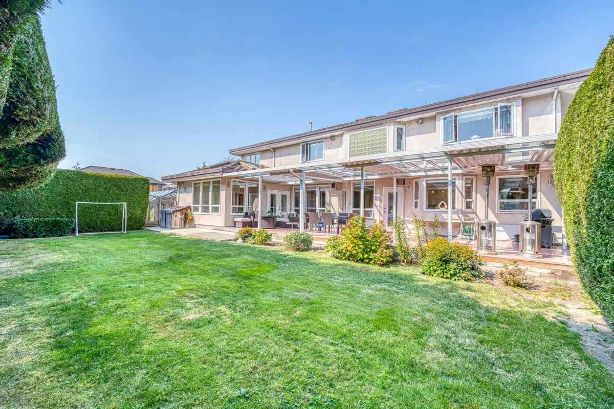 Garage Interior Photo of 3660 Granville Avenue, Richmond, BC
