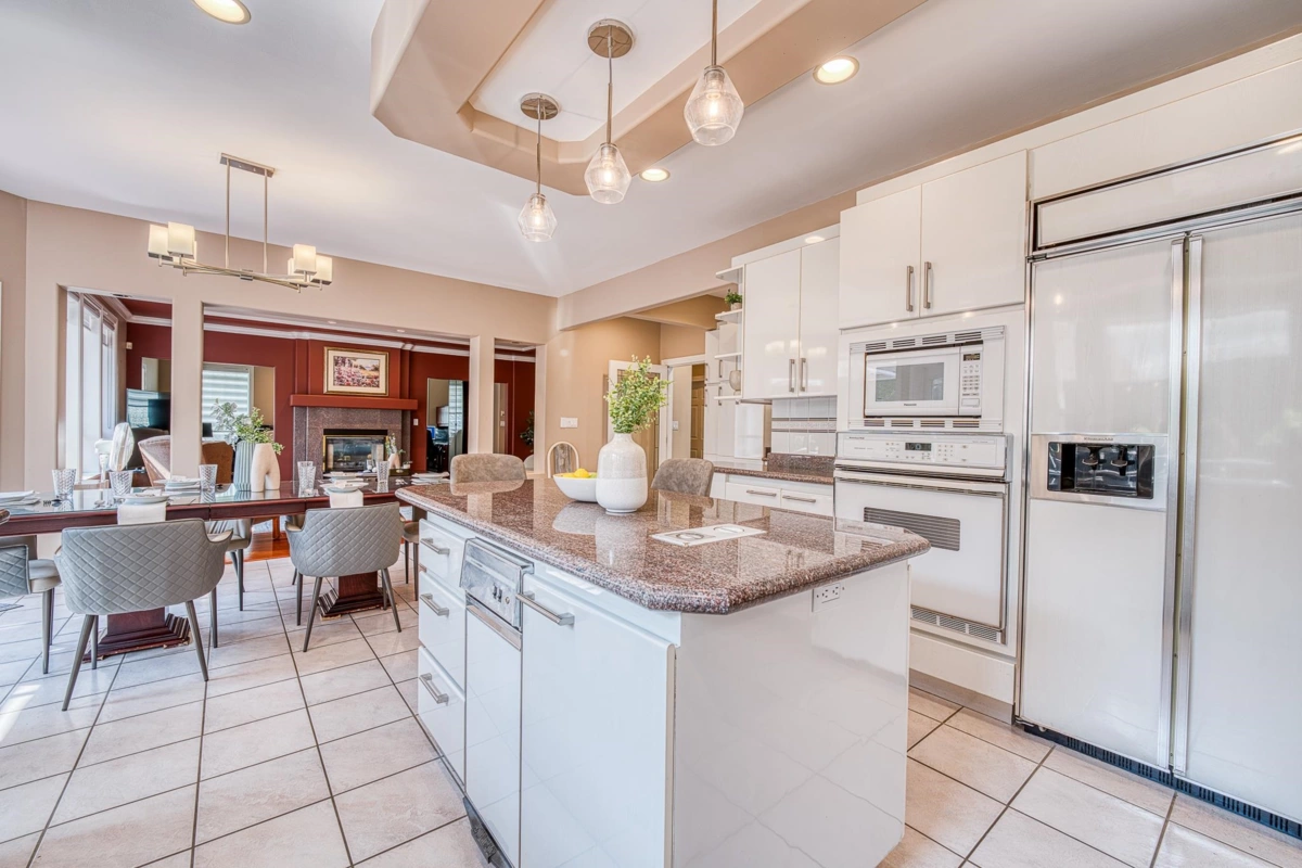 Kitchen Island Photo of 3660 Granville Avenue, Richmond, BC