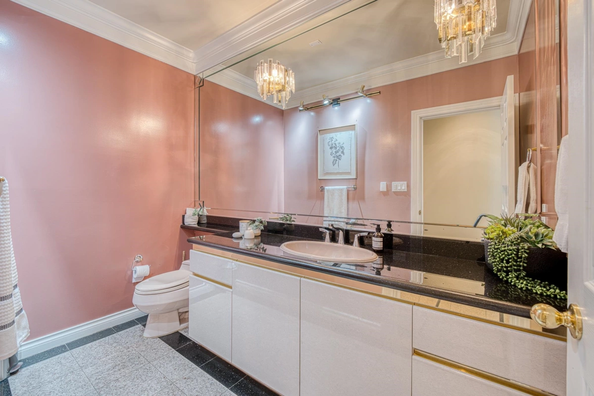 Primary Bathroom Photo of 3660 Granville Avenue, Richmond, BC