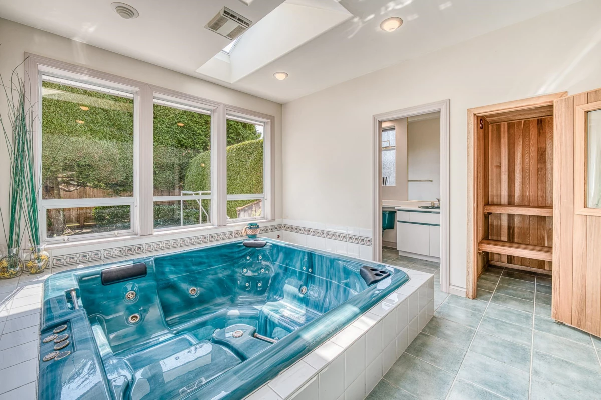 Walk-In Closet Photo of 3660 Granville Avenue, Richmond, BC