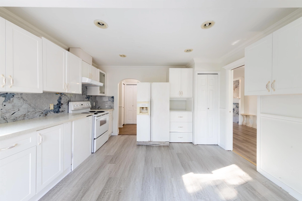 Guest Bathroom Photo of 15032 Swallow Drive, Surrey, BC