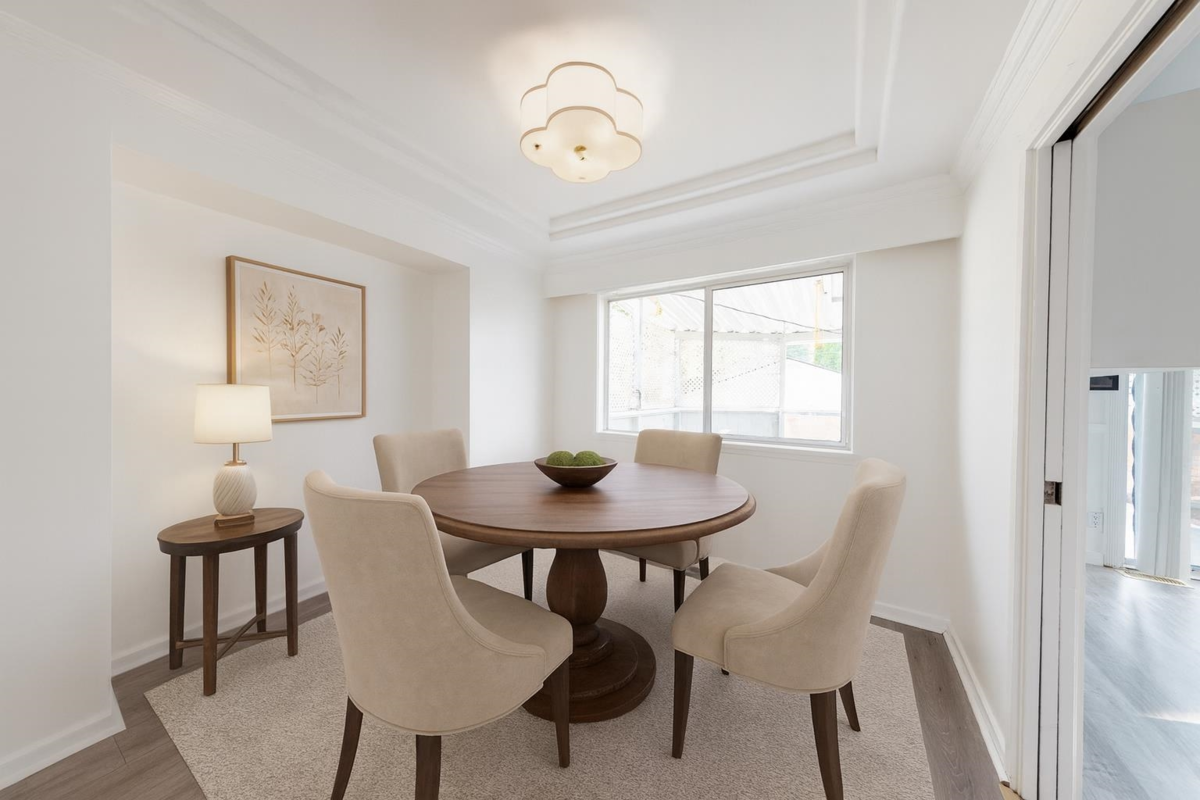 Kitchen Photo of 15032 Swallow Drive, Surrey, BC