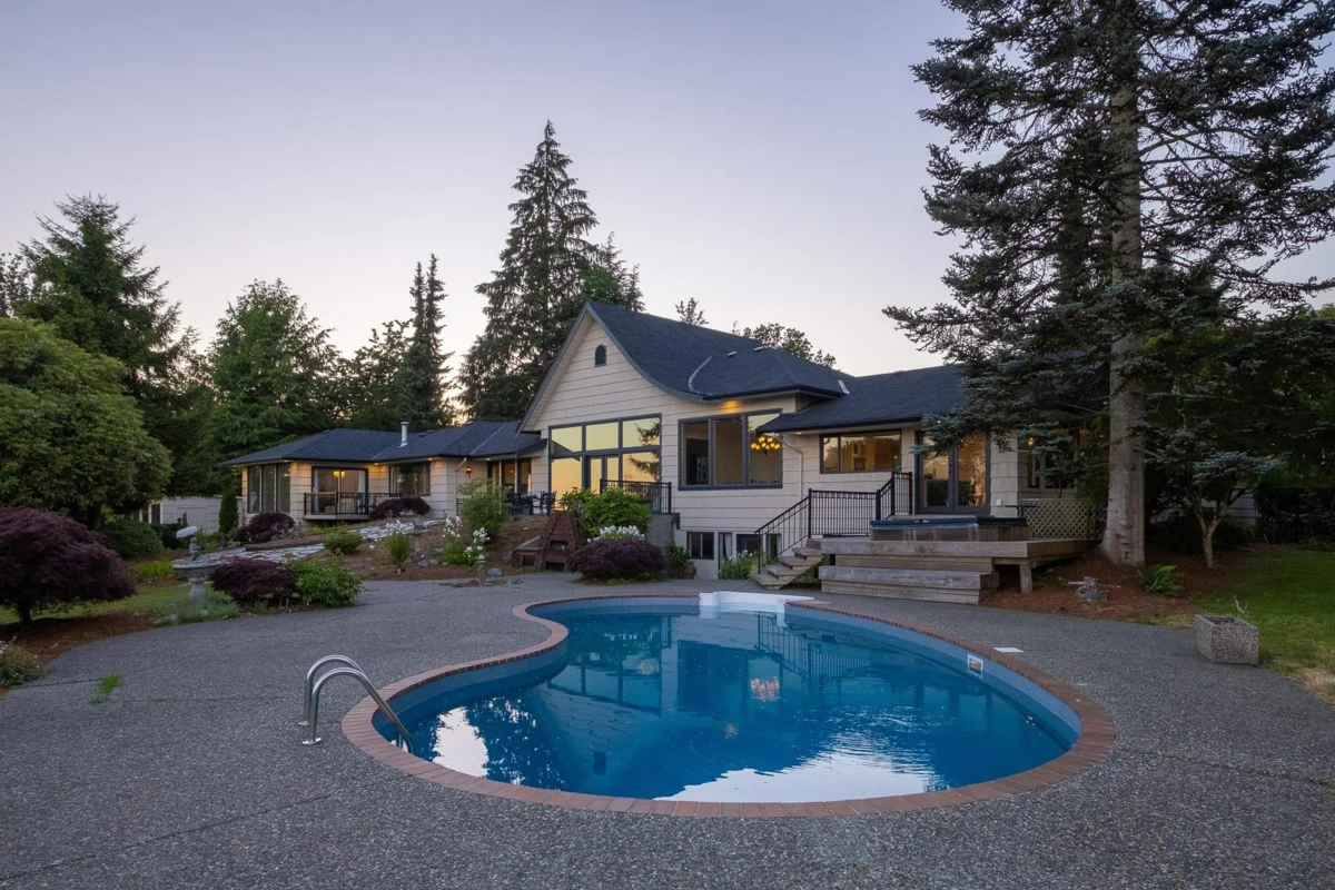 Dining Area Photo of 21850 River Road, Maple Ridge, BC
