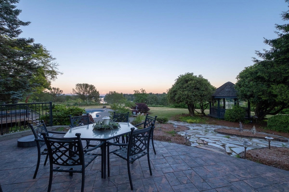 Garden / Landscaping Photo of 21850 River Road, Maple Ridge, BC