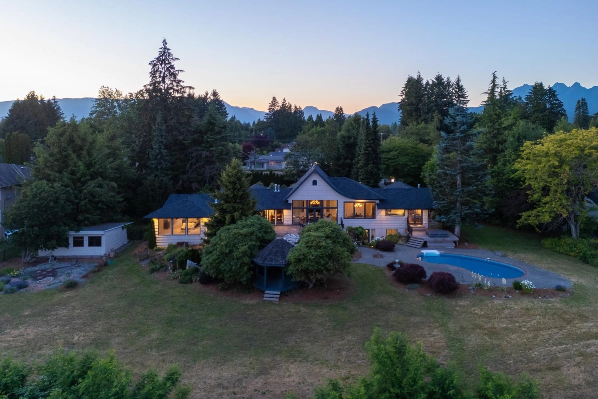 Outdoor Kitchen Photo of 21850 River Road, Maple Ridge, BC