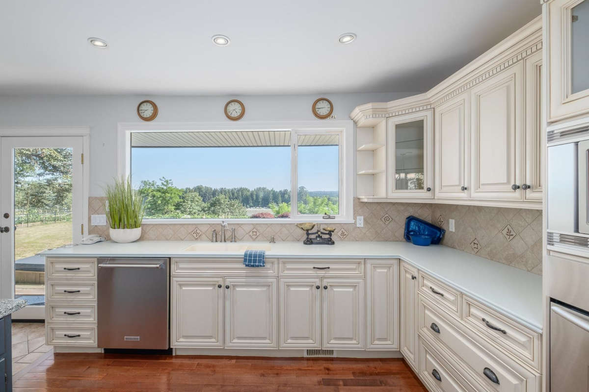 Walk-In Closet Photo of 21850 River Road, Maple Ridge, BC