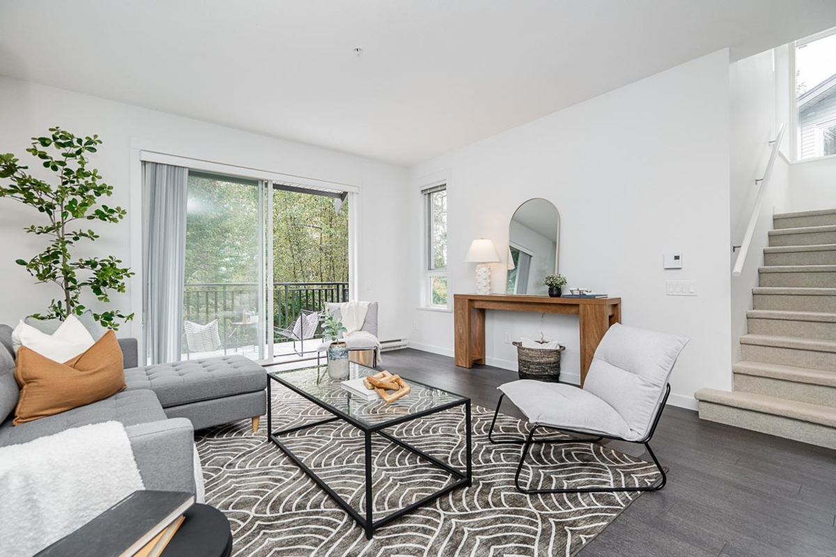 Kitchen Island Photo of 26 2310 Ranger Lane, Port Coquitlam, BC