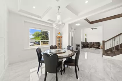 Kitchen Island Photo of 1 7532 Melville Street, Chilliwack, BC
