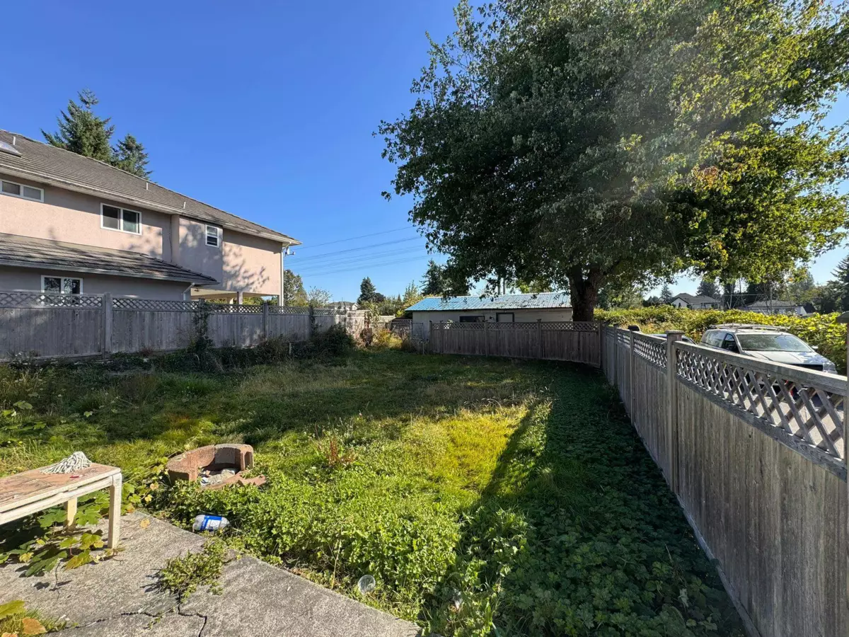 Living Room Photo of 10852 140 Street, Surrey, BC