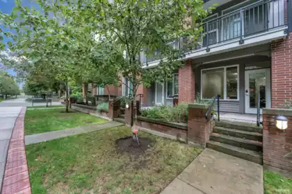 132 9399 Odlin Road, Richmond, BC, Richmond — Apartment/Condo for sale