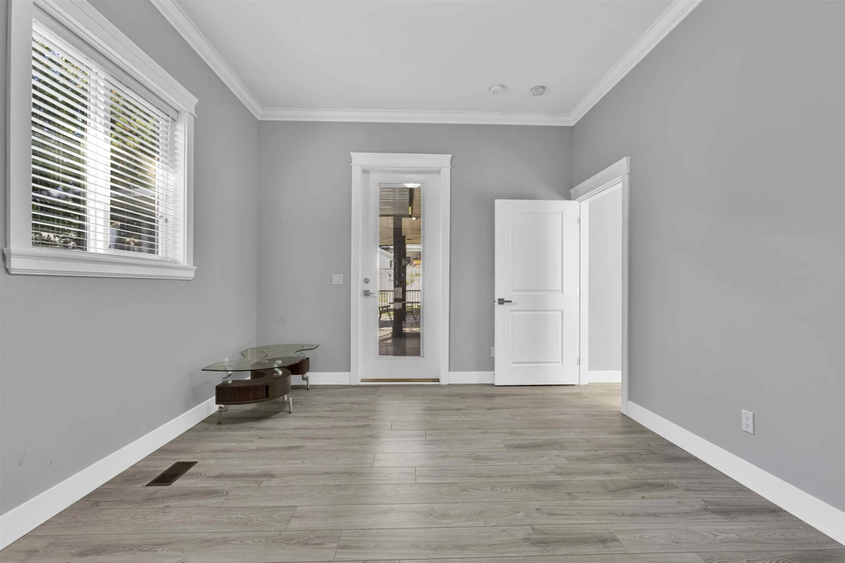 Entry Foyer Photo of 14856 75a Avenue, Surrey, BC