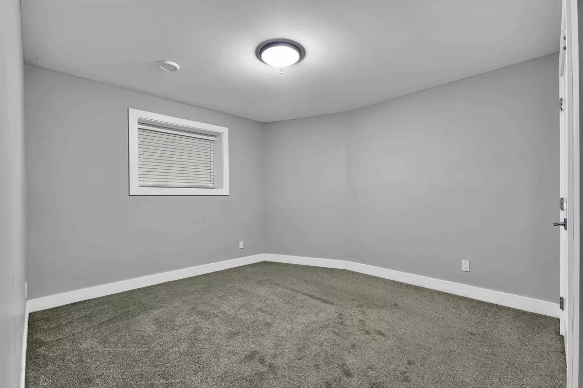 Fitness Center Photo Near 14856 75a Avenue, Surrey, BC