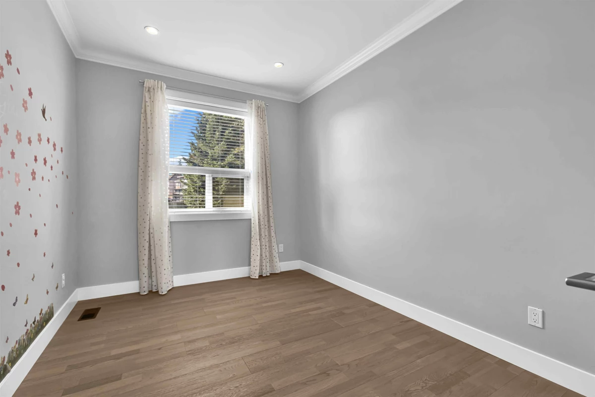 Front Yard Photo of 14856 75a Avenue, Surrey, BC