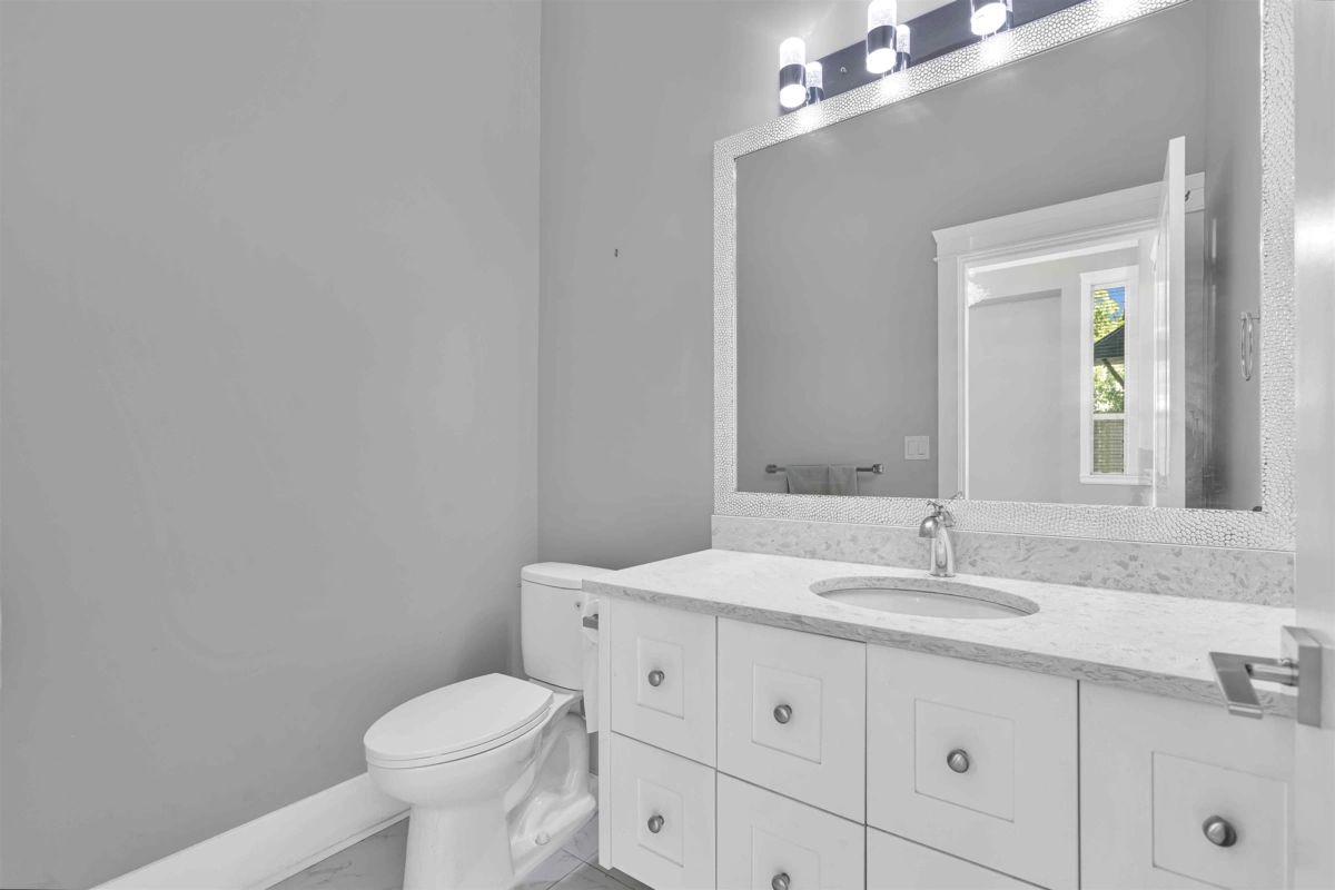 Kitchen Photo of 14856 75a Avenue, Surrey, BC