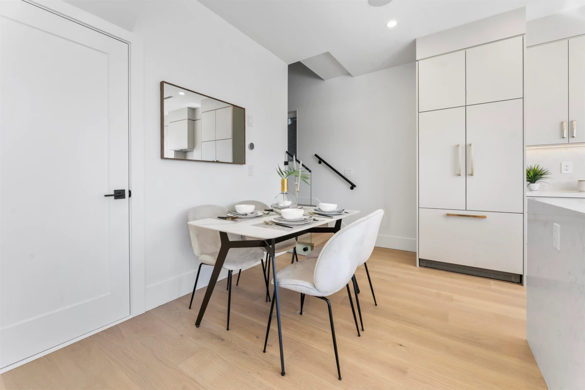 Breakfast Nook Photo of 2 2138 W 48th Avenue, Vancouver, BC