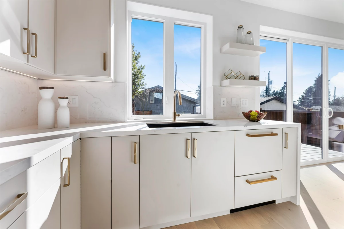 Kitchen Photo of 2 2138 W 48th Avenue, Vancouver, BC