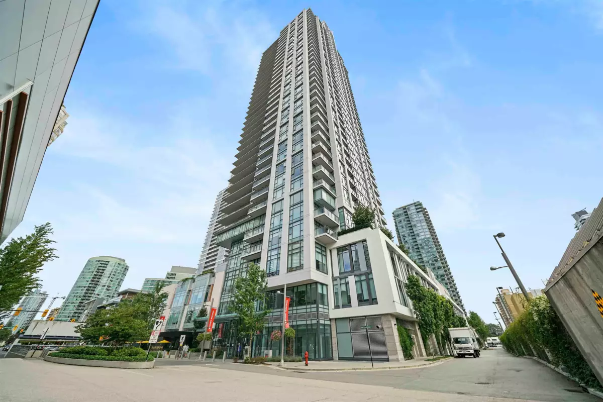 Hallway Photo of 1501 6098 Station Street, Burnaby, BC