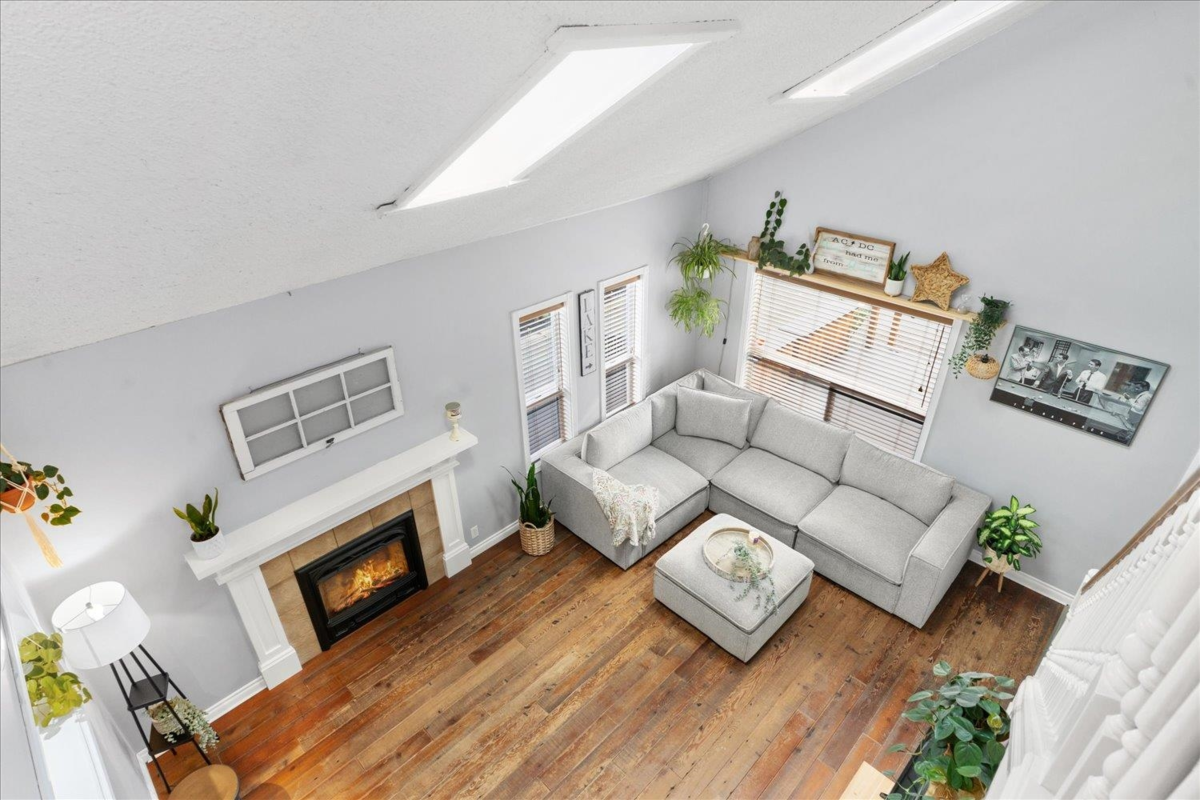 Breakfast Nook Photo of 7123 Rochester Avenue, Chilliwack, BC