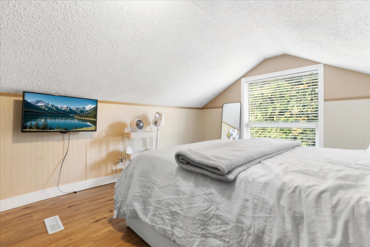 Entry Foyer Photo of 7123 Rochester Avenue, Chilliwack, BC
