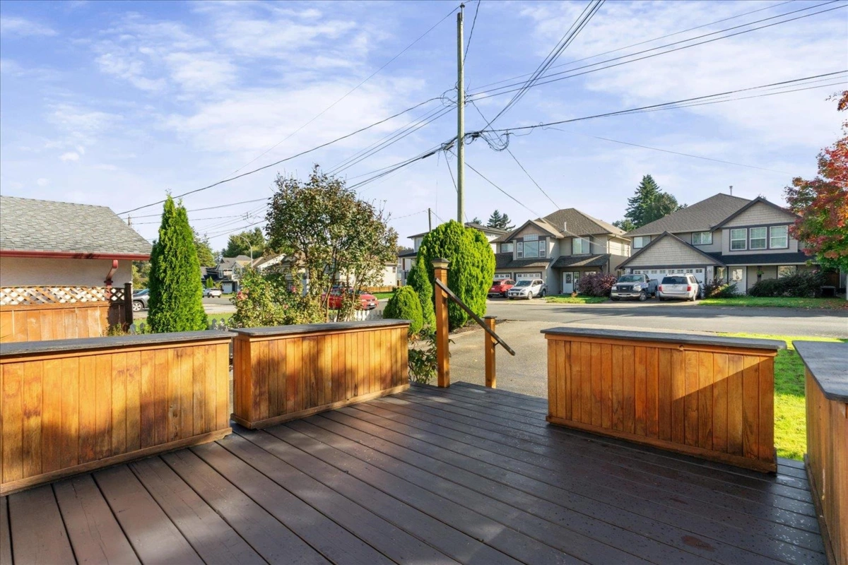 Kitchen Photo of 7123 Rochester Avenue, Chilliwack, BC
