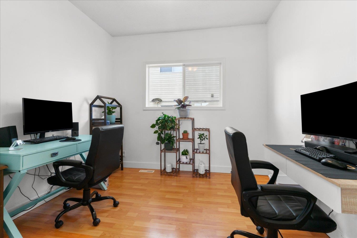 Mudroom Photo of 7123 Rochester Avenue, Chilliwack, BC