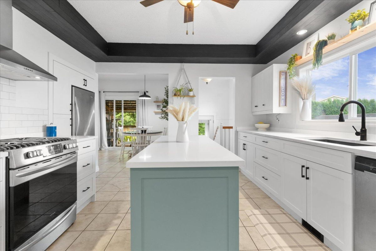 Primary Bedroom Photo of 7123 Rochester Avenue, Chilliwack, BC