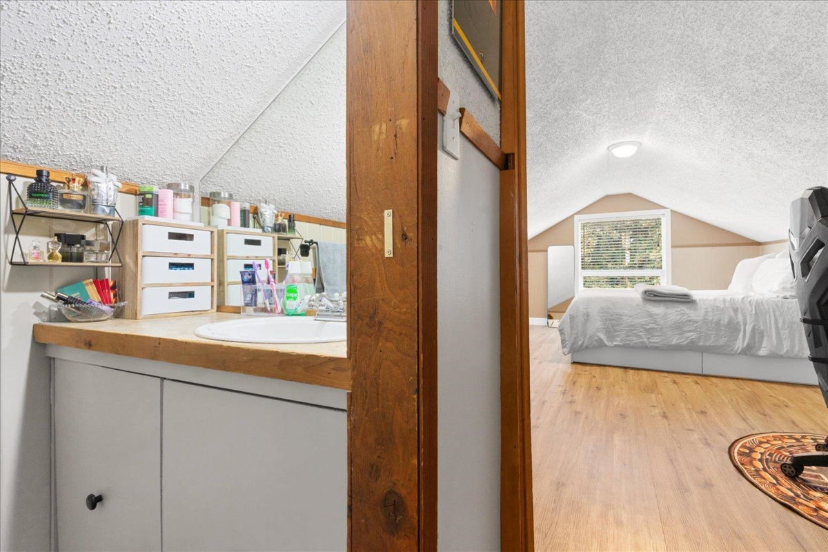 Staircase Photo of 7123 Rochester Avenue, Chilliwack, BC