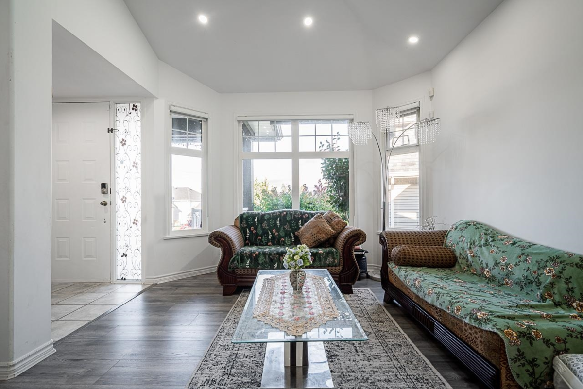 Dining Area Photo of 14616 75a Avenue, Surrey, BC