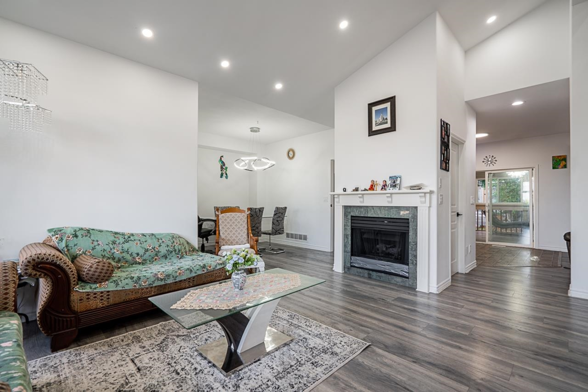 Family Room Photo of 14616 75a Avenue, Surrey, BC