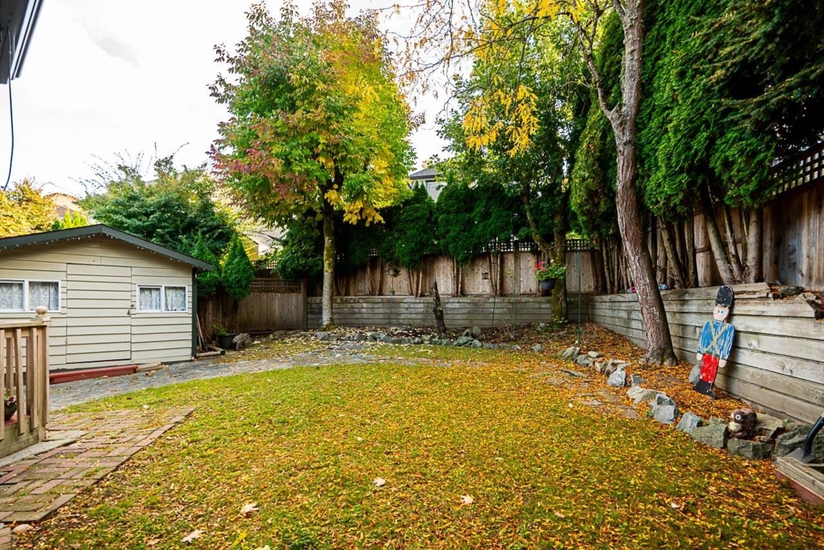Garden / Landscaping Photo of 14616 75a Avenue, Surrey, BC