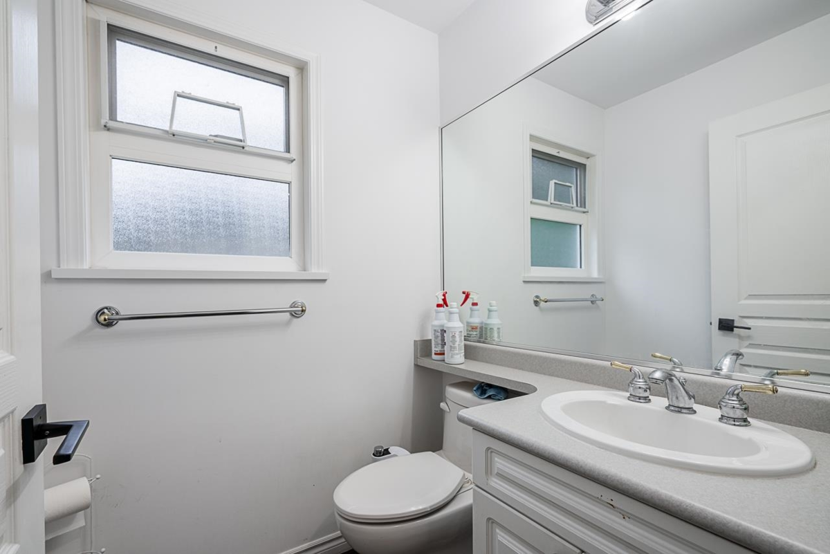 Powder Room Photo of 14616 75a Avenue, Surrey, BC