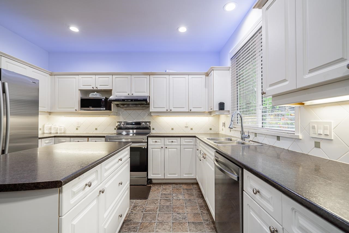 Walk-In Closet Photo of 14616 75a Avenue, Surrey, BC