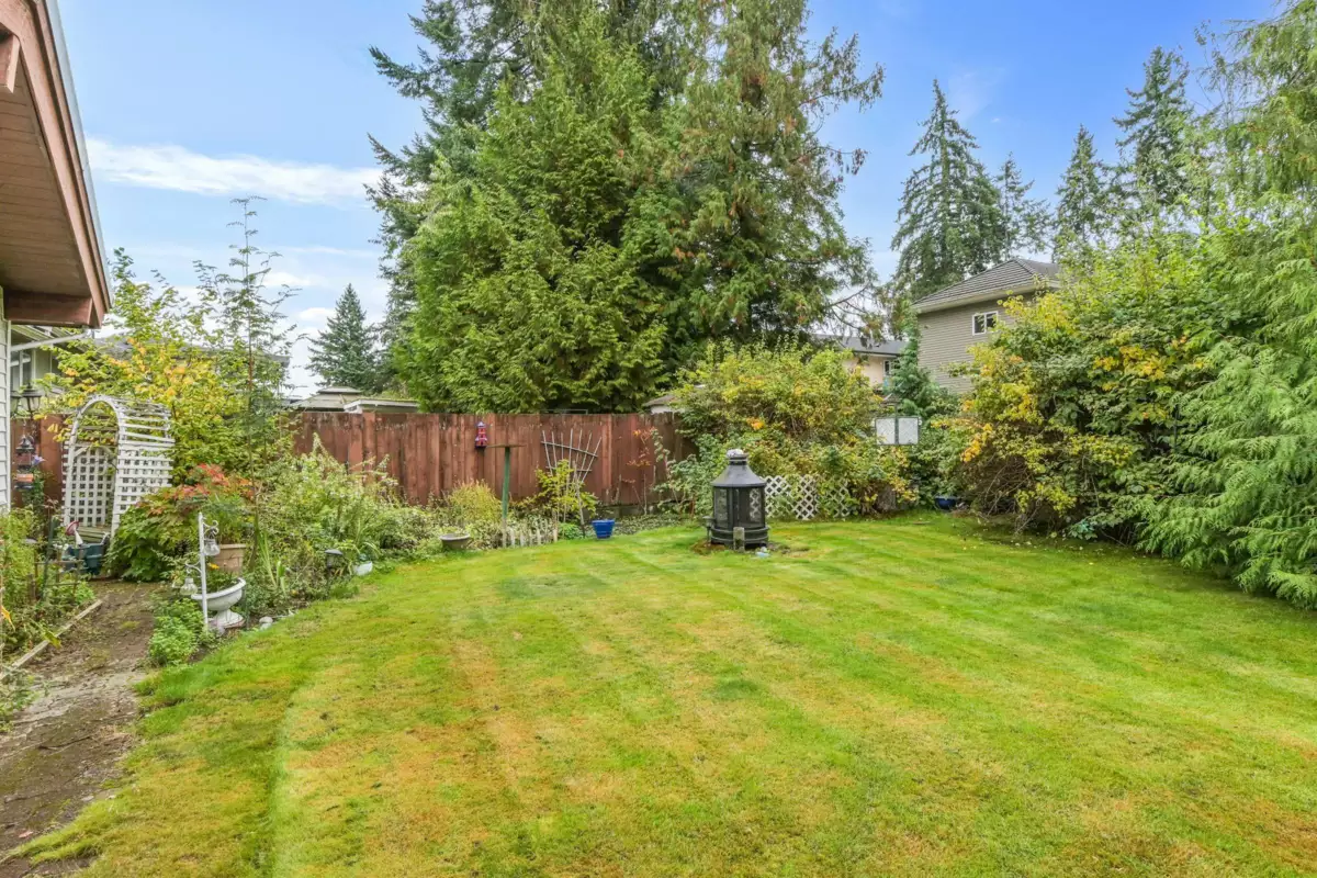 Basement Recreation Room Photo of 14086 77a Avenue, Surrey, BC
