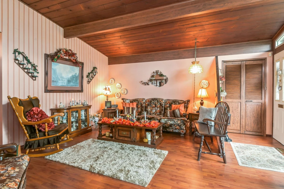 Family Room Photo of 14086 77a Avenue, Surrey, BC