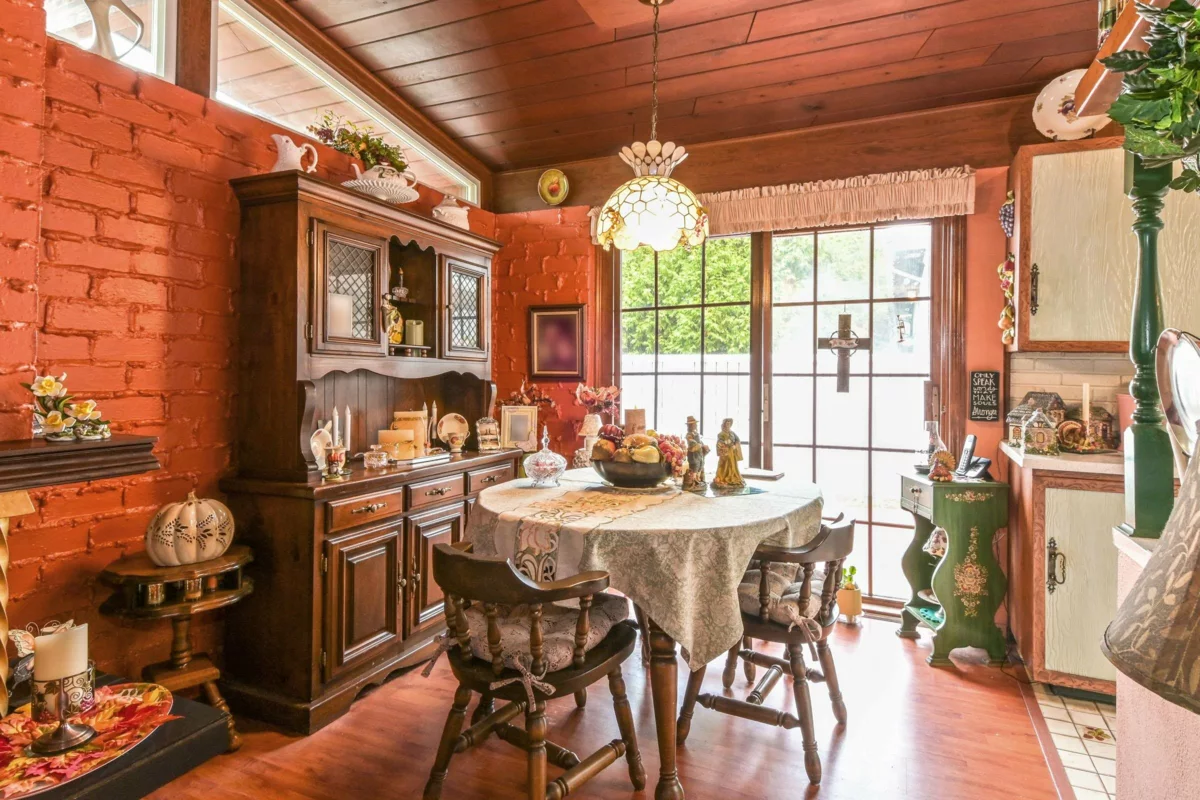 Kitchen Photo of 14086 77a Avenue, Surrey, BC