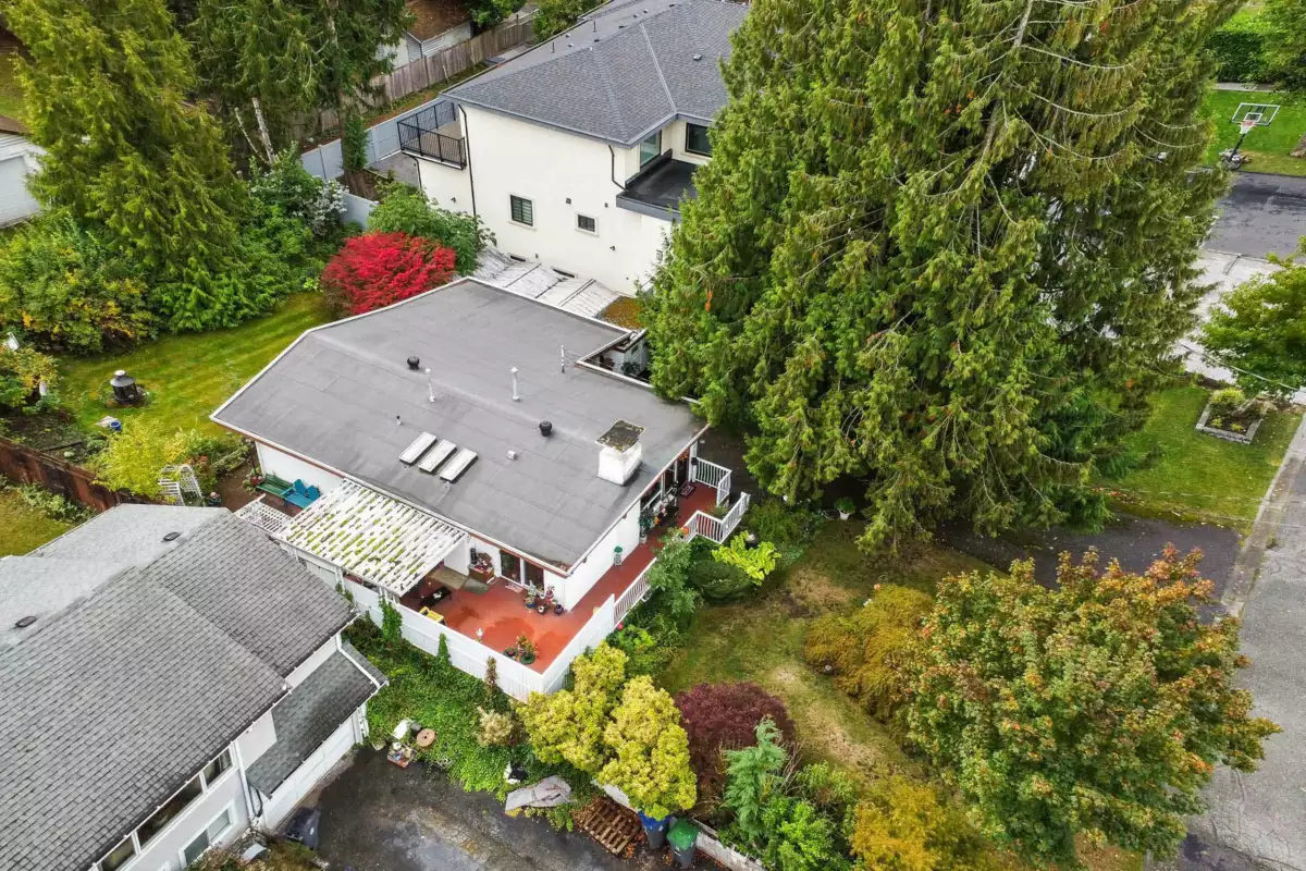 Staircase Photo of 14086 77a Avenue, Surrey, BC