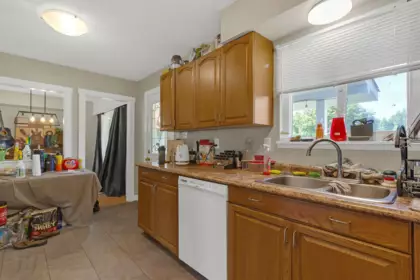 Kitchen Island Photo of 12209 221 Street, Maple Ridge, BC