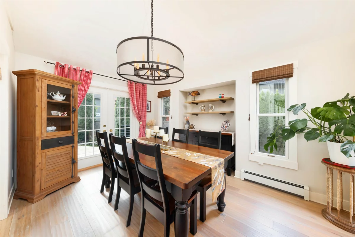 Breakfast Nook Photo of 12576 18 Avenue, Surrey, BC