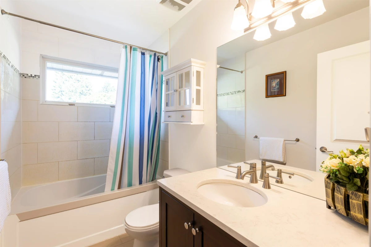 Hot Tub / Spa Photo of 12576 18 Avenue, Surrey, BC