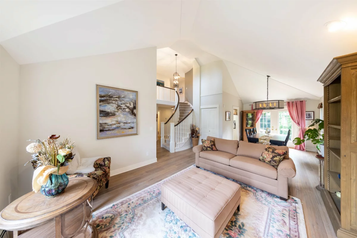 Kitchen Island Photo of 12576 18 Avenue, Surrey, BC