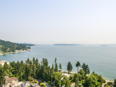 Garden / Landscaping Photo of 4386 Erwin Drive, West Vancouver, BC