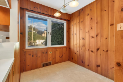 Guest Bathroom Photo of 4386 Erwin Drive, West Vancouver, BC