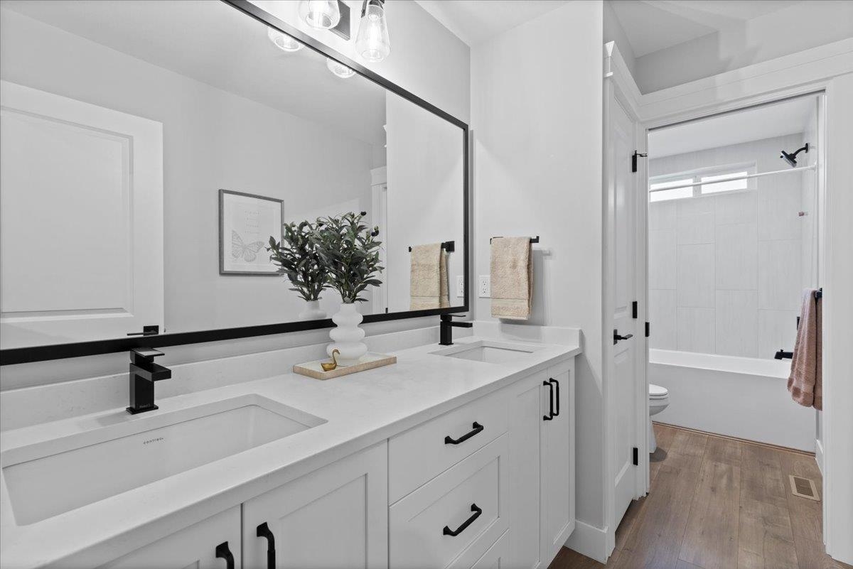 Backyard Photo of 17 4217 Old Clayburn Road, Abbotsford, BC