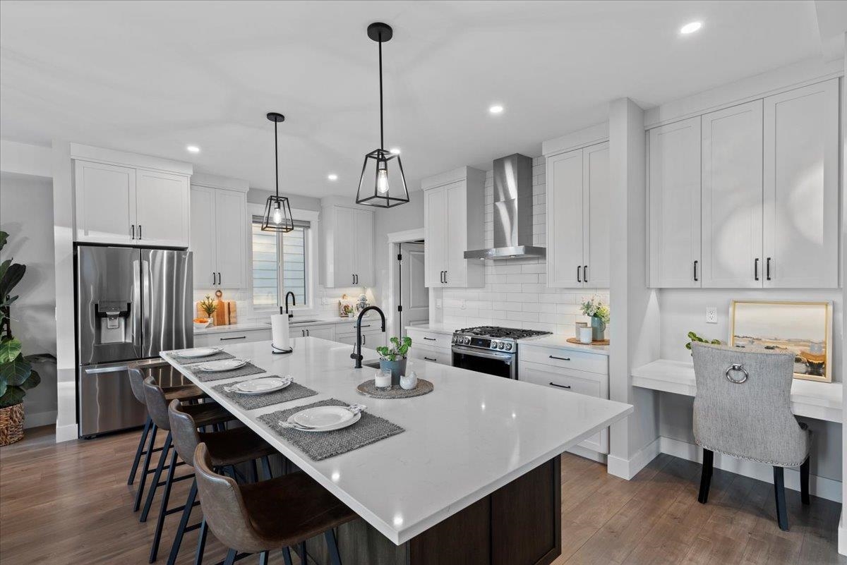 Breakfast Nook Photo of 17 4217 Old Clayburn Road, Abbotsford, BC