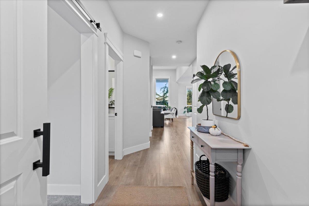 Powder Room Photo of 17 4217 Old Clayburn Road, Abbotsford, BC