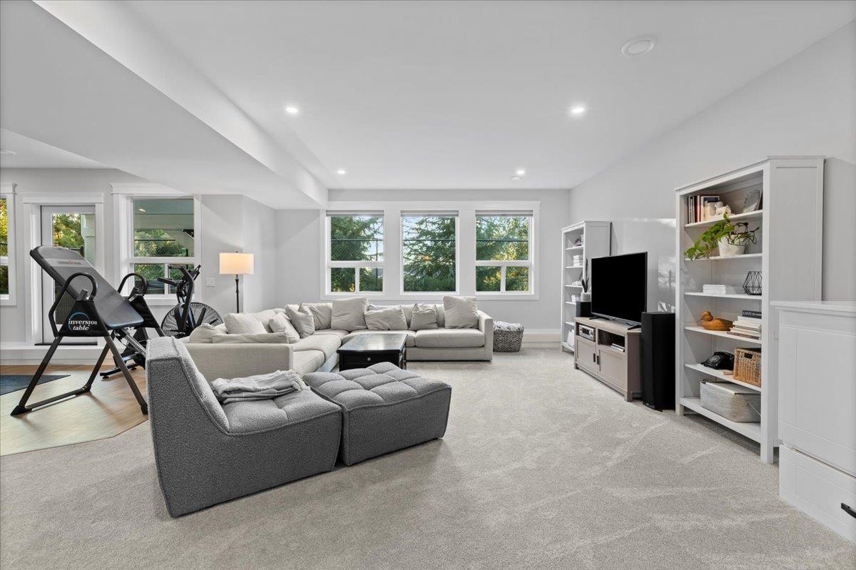 Swimming Pool Photo of 17 4217 Old Clayburn Road, Abbotsford, BC